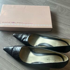 Bandolino Black Croc-Embossed Heels Timeless Elegance